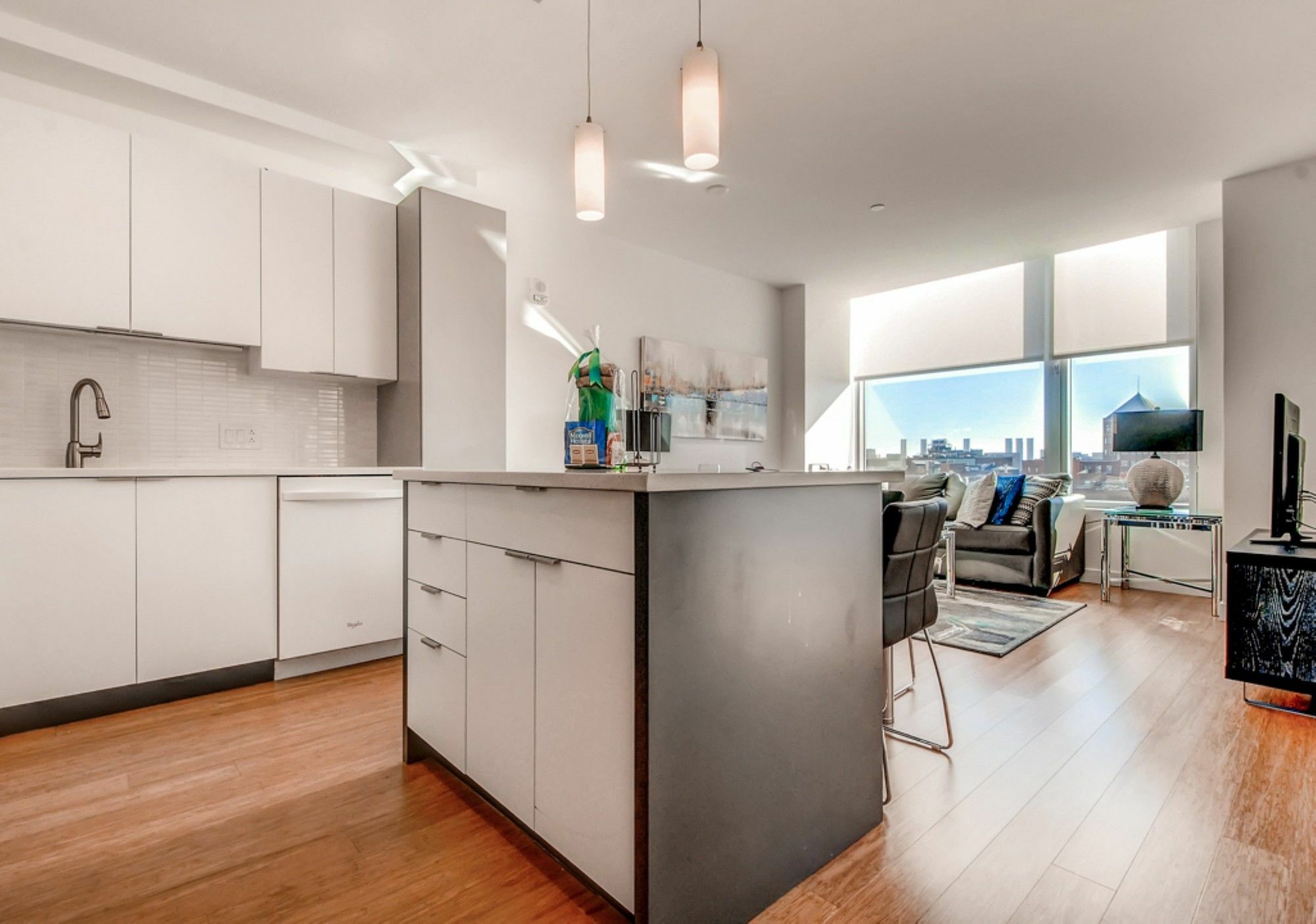 Global Luxury Suites At The Financial District Бостон Экстерьер фото